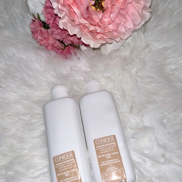 • Clinique Beyond Perfecting Foundation + Concealer WN 46 Golden Neutral - Picture 1 of 5